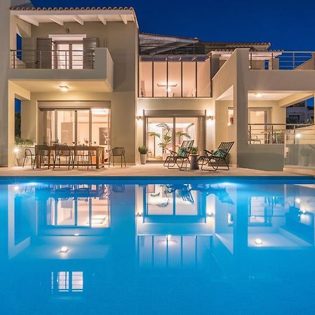 Akemi Luxury Villa 티실리비 외부 사진
