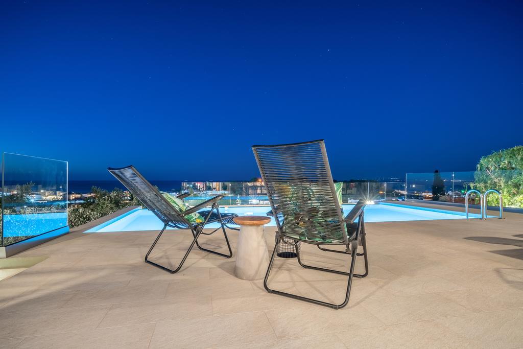 Akemi Luxury Villa 티실리비 외부 사진