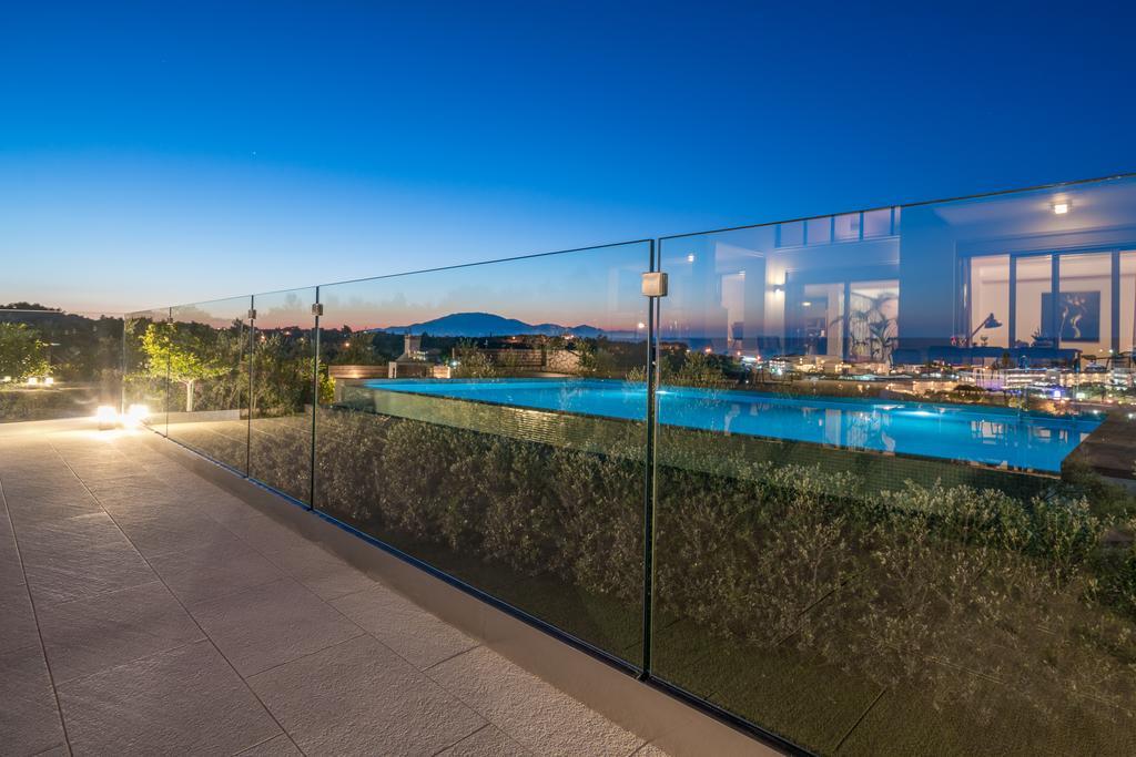 Akemi Luxury Villa 티실리비 외부 사진