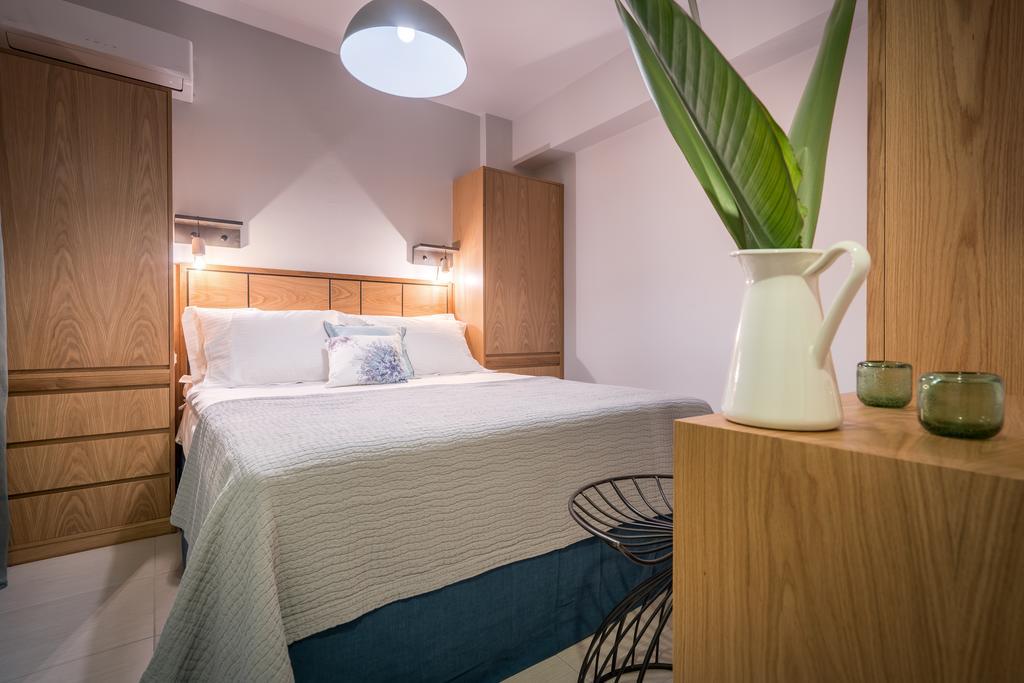 Akemi Luxury Villa 티실리비 외부 사진