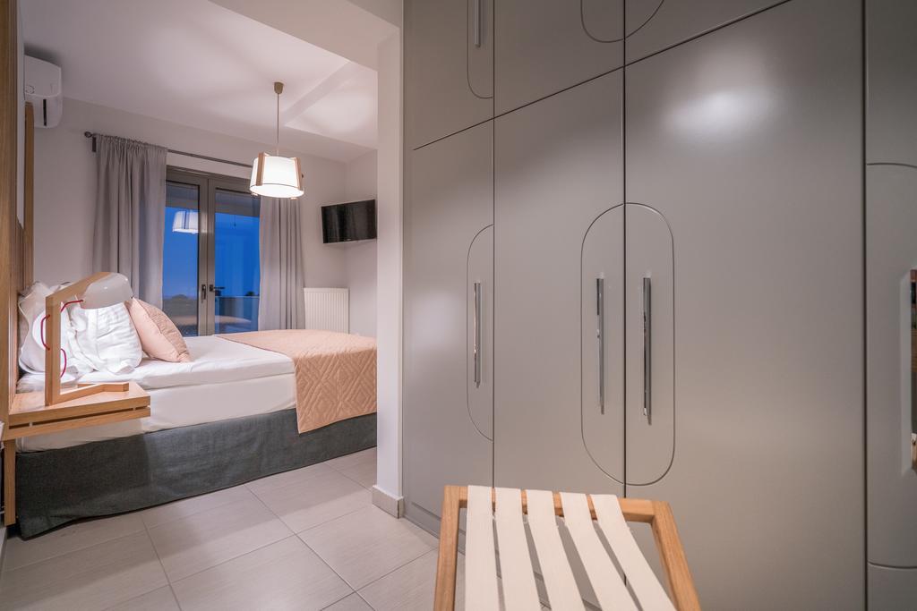 Akemi Luxury Villa 티실리비 외부 사진