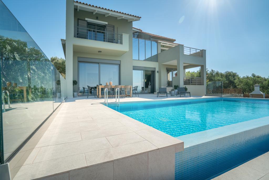 Akemi Luxury Villa 티실리비 외부 사진