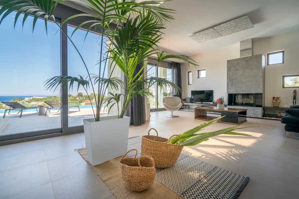 Akemi Luxury Villa 티실리비 외부 사진